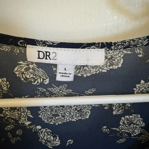 DR2 Blue and White Flutter Sleeve Blouse - Picture 3 of 3